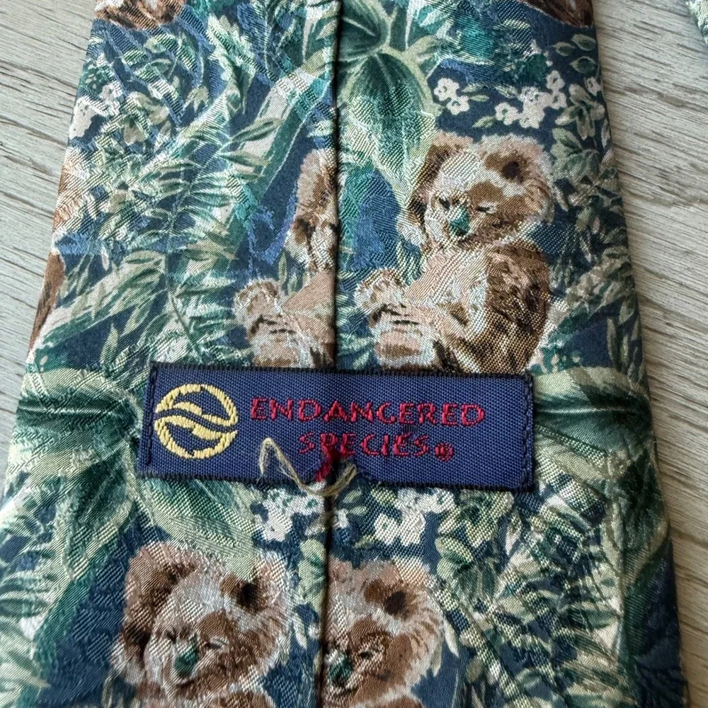 Vintage Endangered Species Tie Koalas 90s Silk USA |‎ Green | 3.75